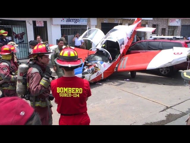 Airplane crashes in Peru on the downtown area of Lima: no victims.