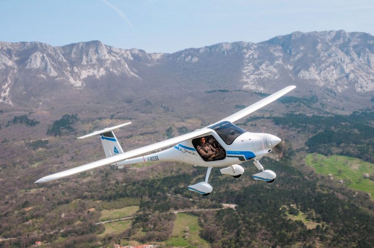 Nuovo record mondiale per il volo più lungo con un velivolo elettrico di produzione. Gli aeroporti americani pronti ad adeguarsi.