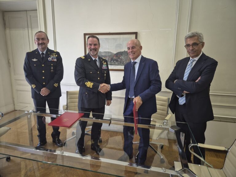 Firma dell’accordo tecnico tra Aeronautica Militare e Aero Club d’Italia