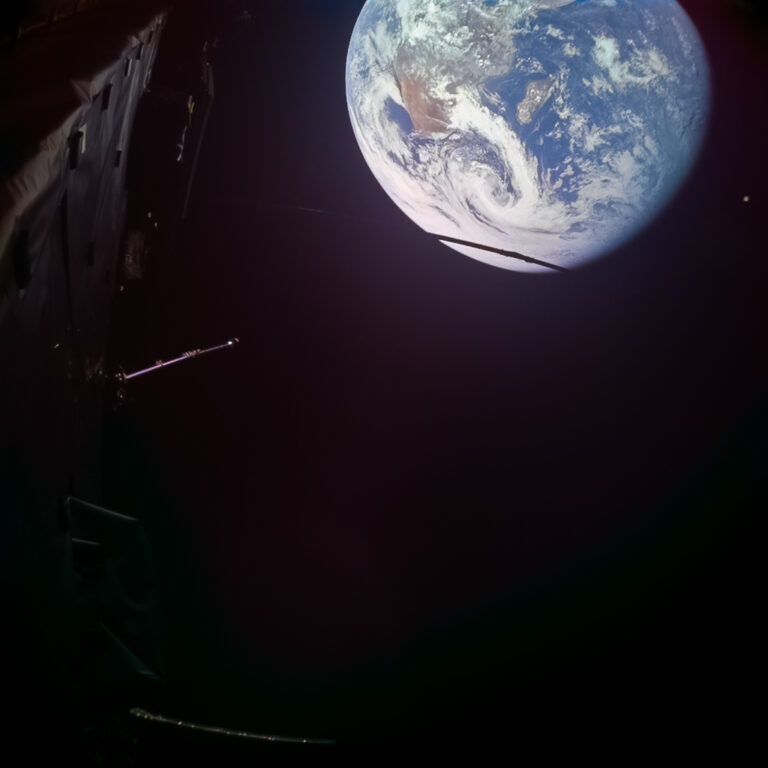 La Terra ripresa dalla sonda Juice durante il flyby