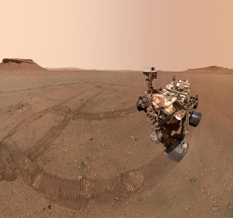 Il rover Perseverance nel cratere Jezero su Marte