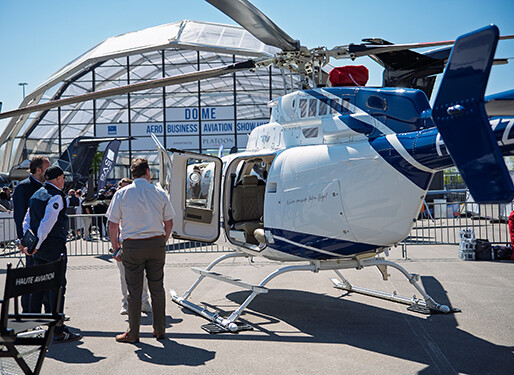 Elicotteri esposti nel padiglione AERO Friedrichshafen